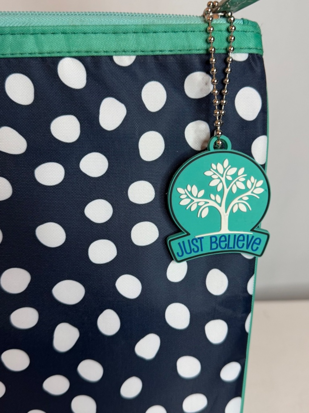 Thirty One Document Holder, New - Picture 3 of 6